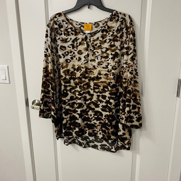 Ruby Rd. Leopard Print Long Sleeve Blouse. Large. Animal Print. Cute. Chic. - Picture 2 of 9